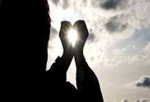 12月24日星期三，农历冬月初五，工作愉快，平安喜乐